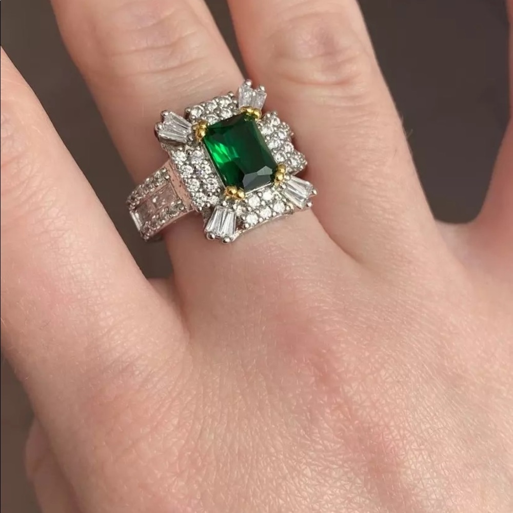 New Luxury Princess 925 Silver Emerald Lady Ring - Picture 7 of 7